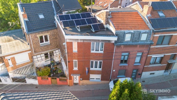 JOLIE MAISON 3 CHAMBRES - 2SDB - CE CONFORME - PEB D - ANS
