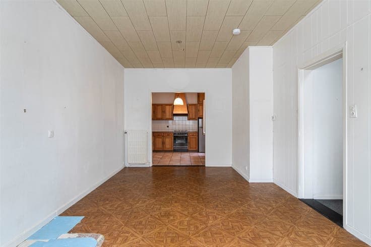 Te moderniseren woning (147 m²) met 3 slaapkamers en koer (7