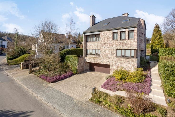 Beautiful and spacious villa in the Arboretum neighborhood