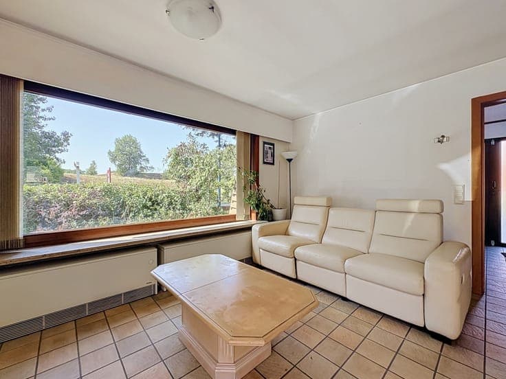 Op te knappen woning gelegen naast natuurgebied.
