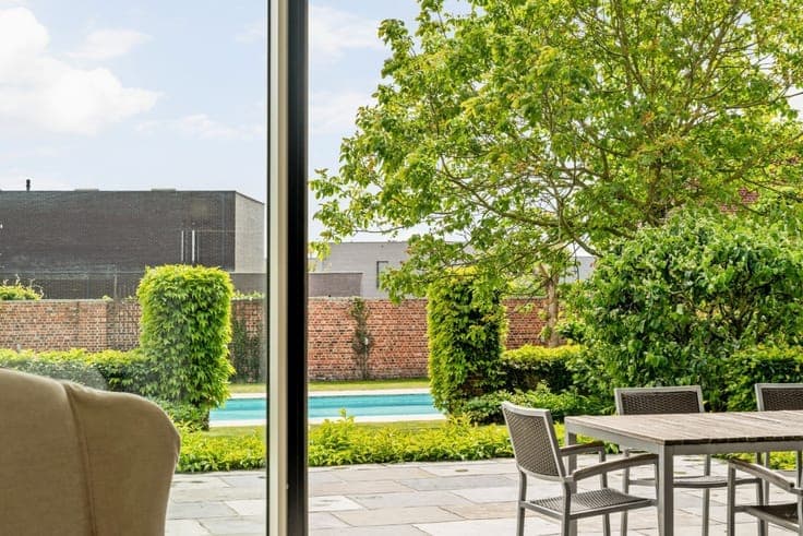 Characterful villa with 3 bedrooms, swimming pool, garage a