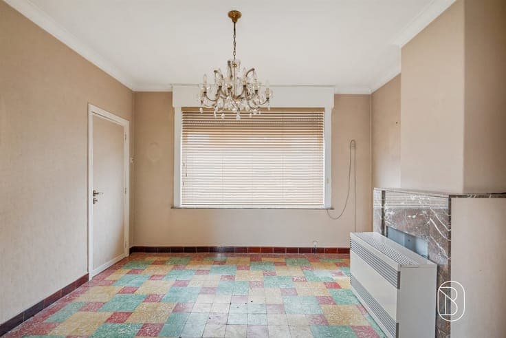 Te renoveren gezinswoning met 3 slaapkamers en grote tuin!