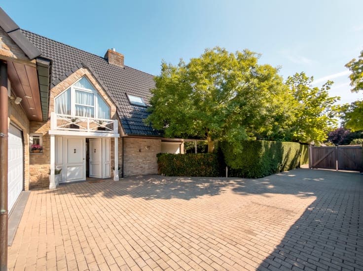 Vrijstaande villa op een prachtig zuidgericht perceel van...