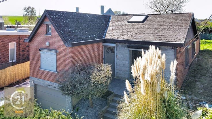 House in Fontaine-l'Évêque