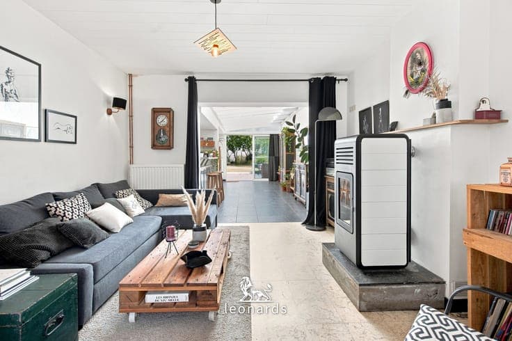 Lovely move-in ready family home in a quiet location