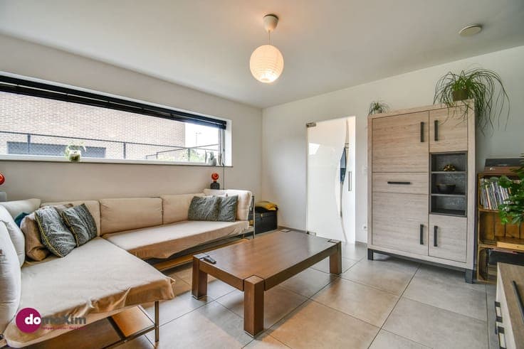 Beautiful, recently built semi-detached home with 3 bedrooms