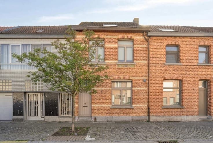 3 bedroom house with garden for sale in Niel