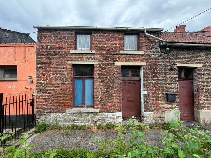 House in Dour