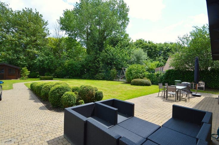 ENERGIEZUINIGE VILLA MET 6 SLAAPKAMERS IN RESIDENTIËLE BU...