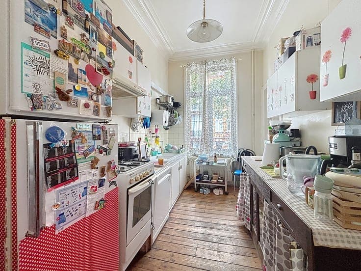 LARGE HOUSE TO RENOVATE