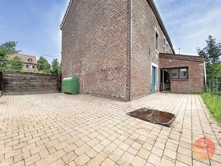 Ferme + grange, 3 CH, terrasse, Peb: D, nouvelle toiture !