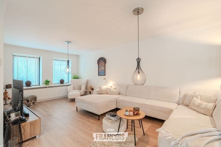 Beautifully finished semi-detached house with 2 bedrooms an…