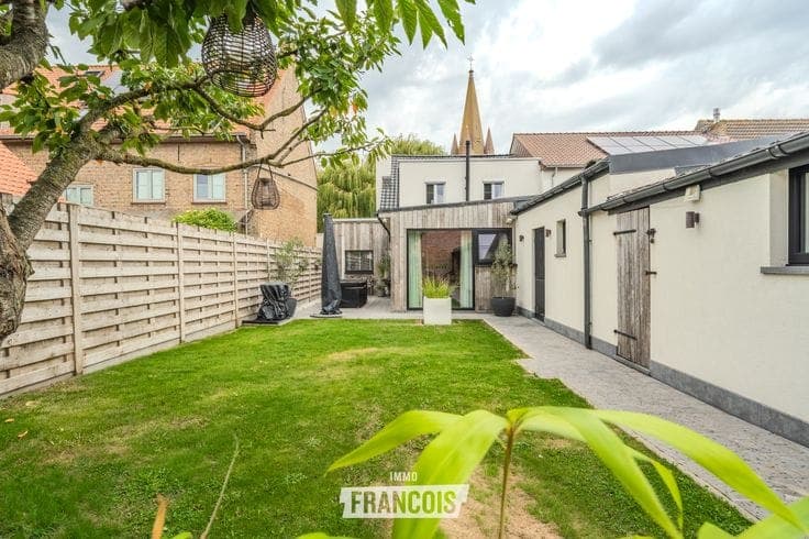 Beautifully finished semi-detached house with 2 bedrooms an…