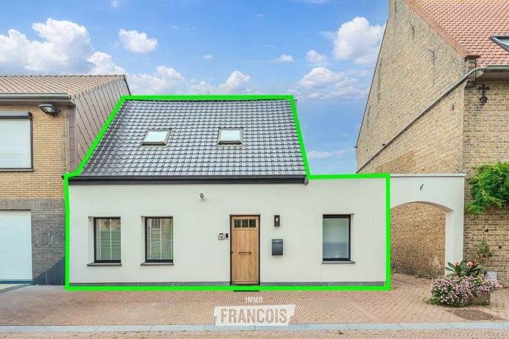 Beautifully finished semi-detached house with 2 bedrooms an…