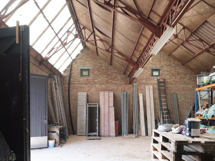 Semi-detached home with a shed and exceptional potential.
