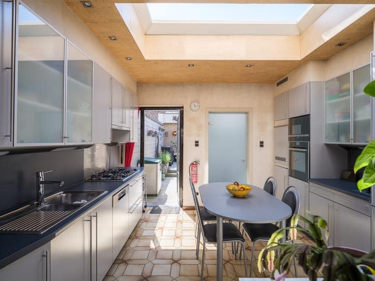 Instapklare stadswoning met 4 slaapkamers en topligging i...
