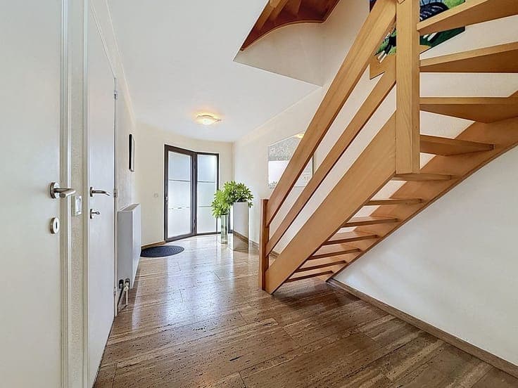 Charmante bel-etagewoning met 3 slaapkamers en leuke tuin...