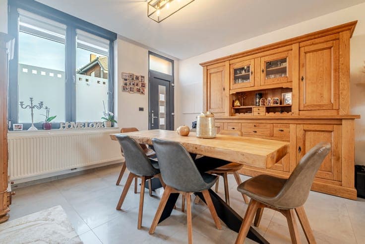 Ougrée : maison 3 façades avec garage et jardin