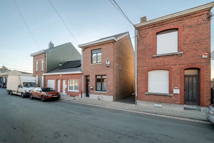 Ougrée : maison 3 façades avec garage et jardin