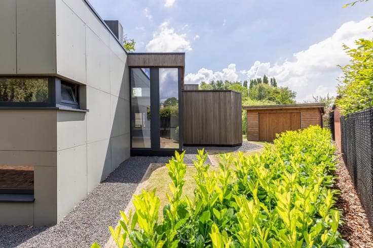 Architecturale seventies villa in energiezuinig jasje