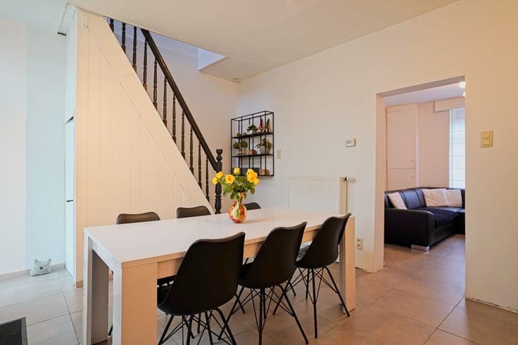 Starterswoning met renovatiemogelijkheden en ruime tuin i...