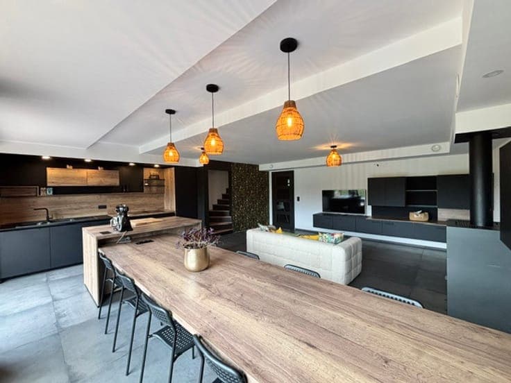New 5-bedroom house - Quiet and natural area