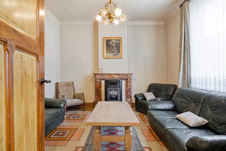RUSTIG GELEGEN HOEVEWONING MET 3 SLK EN BIJHORENDE STALLI...