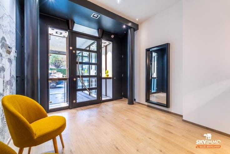 IMM. MIXTE - RDC COMMERCIAL + 1 APPART EN DUPLEX OU COLLOC