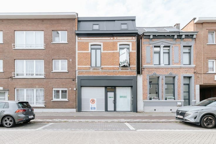 Unieke opbrengsteigendom met handelsruimte en woning