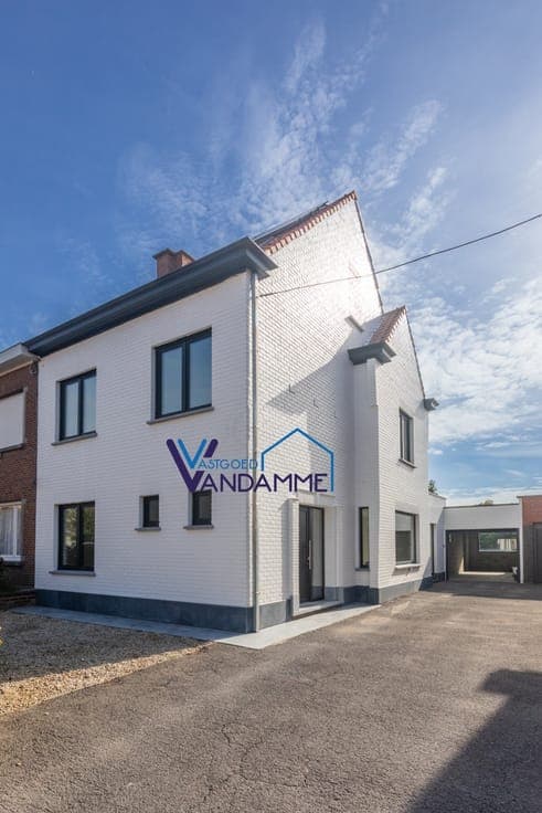 Instapklare, halfopen woning met 5 slaapkamers, bureau, t...