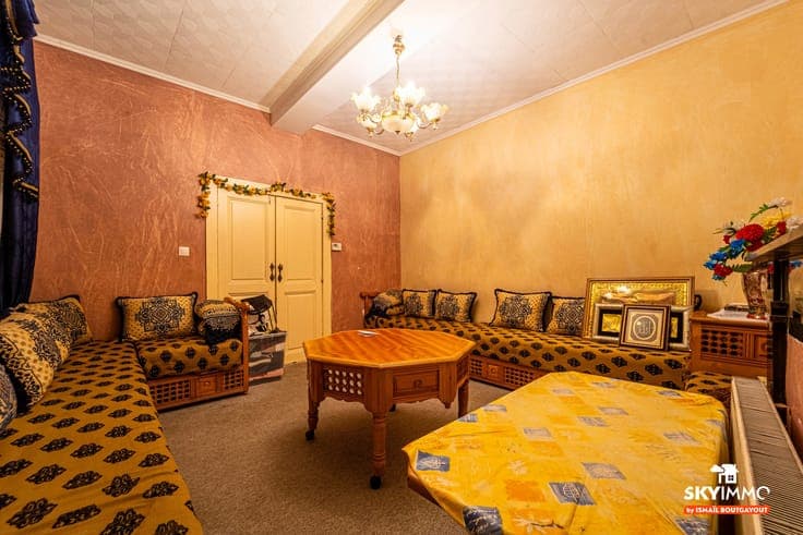 MAISON SPACIEUSE 4 CHAMBRES - CE CONFORME - PEB E - ANS