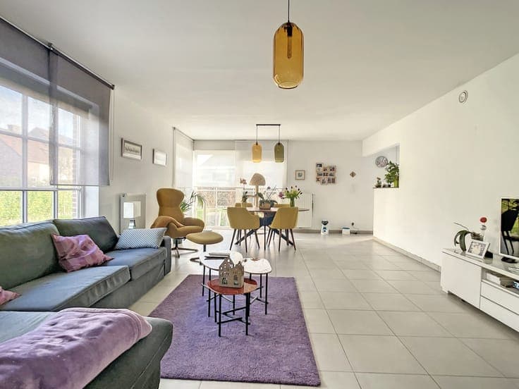 Zongerichte woning met tuin te Adindkerke.