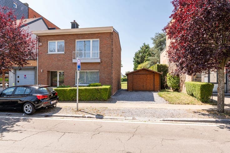 House + building plot in the centre of Waremme
