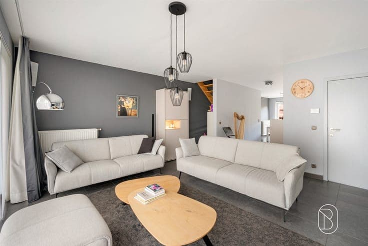 Prime-location energy-efficient home with a garden, garage,