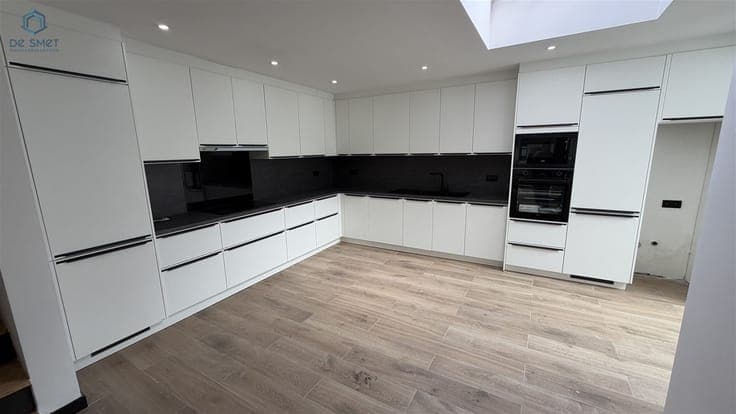 Move-in ready, fully renovated house with 3 bedrooms and 2 t