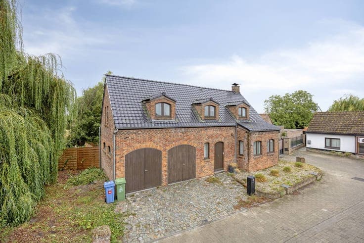 Charming 3-bedroom house for sale in Zandvliet!
