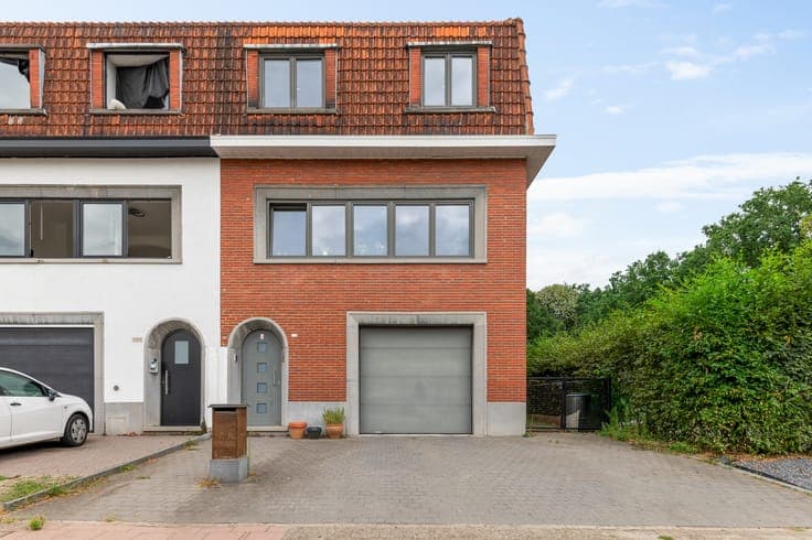 Bel-etage with 4 rooms & spacious office for sale in Duffel