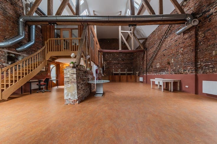 Multi-purpose complex, energy-efficiently renovated