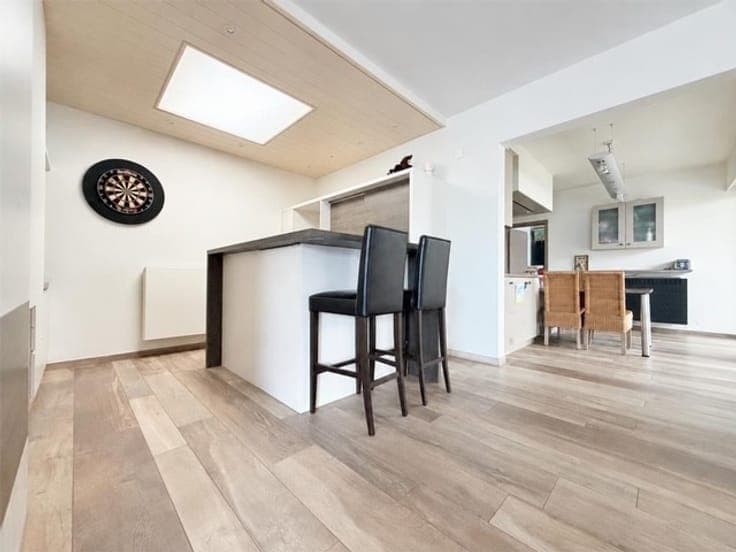 Alleenstaande woning met garage en carport