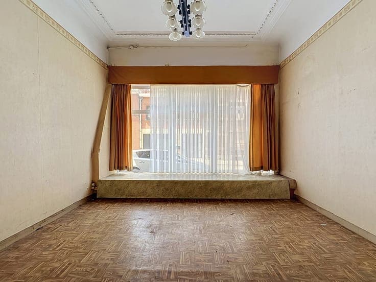 5-Bedroom House with a 110 m² Garden