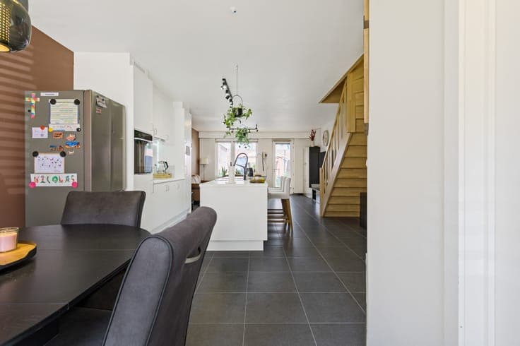 Recente woning op centrale ligging met garage