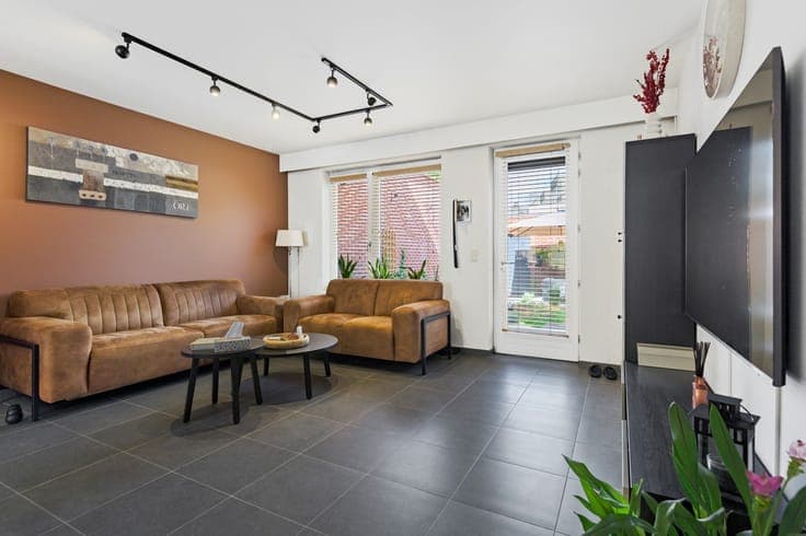 Recente woning op centrale ligging met garage