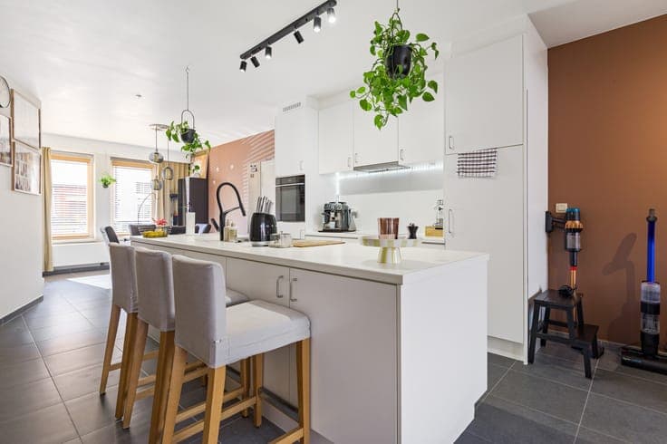 Recente woning op centrale ligging met garage