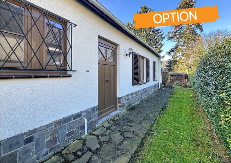 Single-storey villa to renovate and personalise to your tast