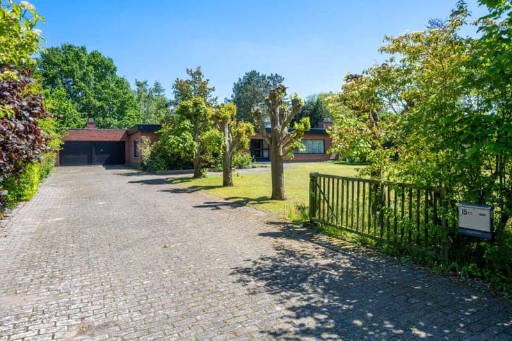 Prachtige te renoveren en uit te breiden villa stapvoets ...