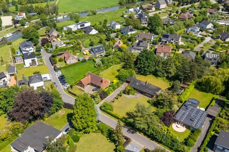 Prachtige te renoveren en uit te breiden villa stapvoets ...