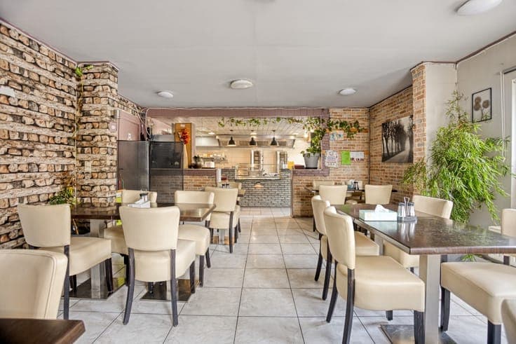 Ready-to-use commercial property in Hever