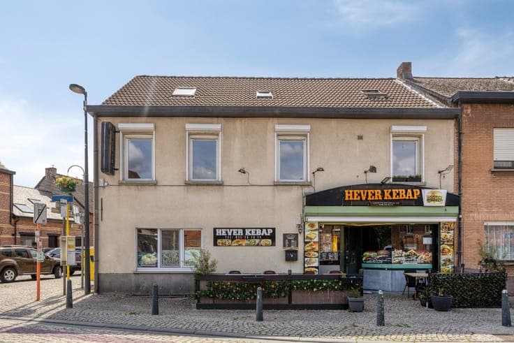 Ready-to-use commercial property in Hever
