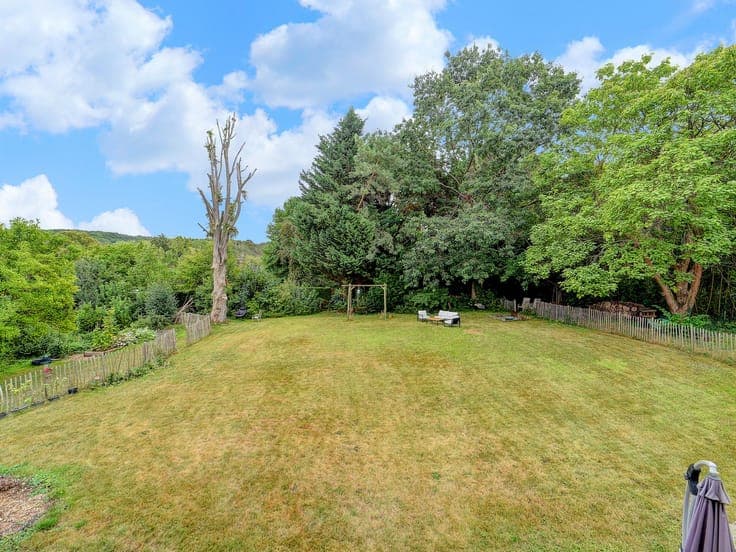 Move-in ready detached home in green Huldenberg