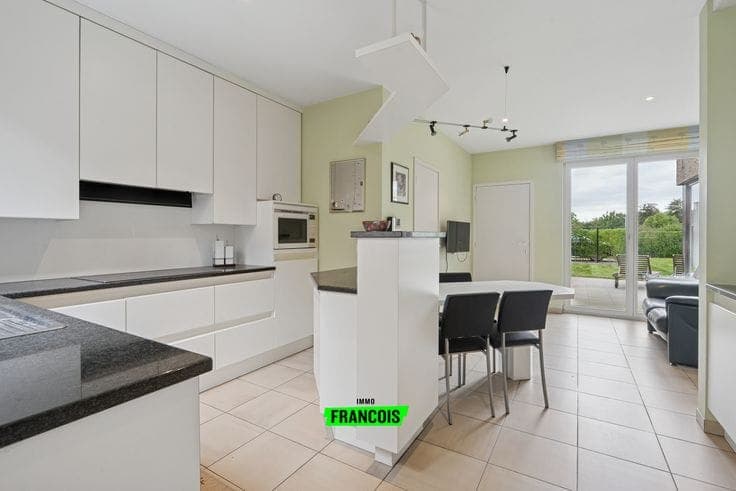 Ground-floor duplex apartment for sale with 3 bedrooms, gar…